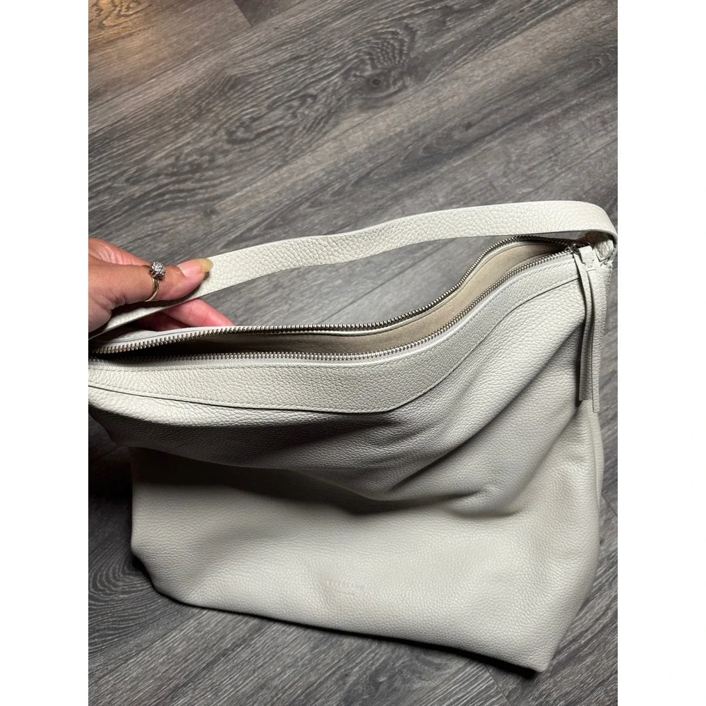 Everlane Boss Oversized Travel Hobo Bag Sandstone Pebbled Leather